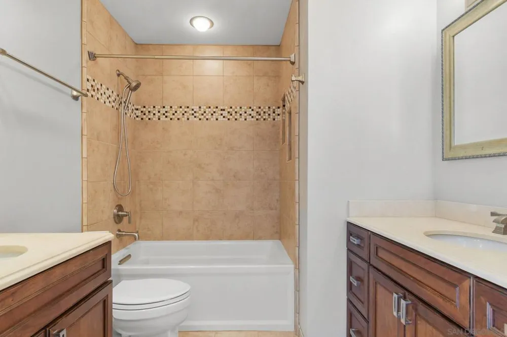 835 E Ave #B Coronado, CA 92118