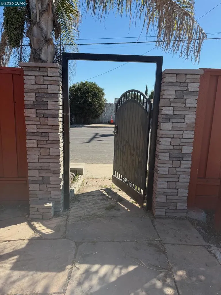 205 Solano Ave Bay Point, CA 94565