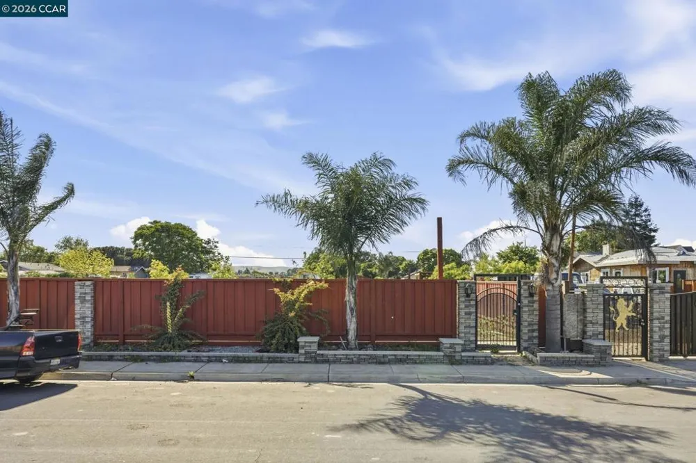 205 Solano Ave Bay Point, CA 94565