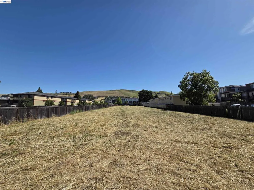 29495 Dixon Street Hayward, CA 94544