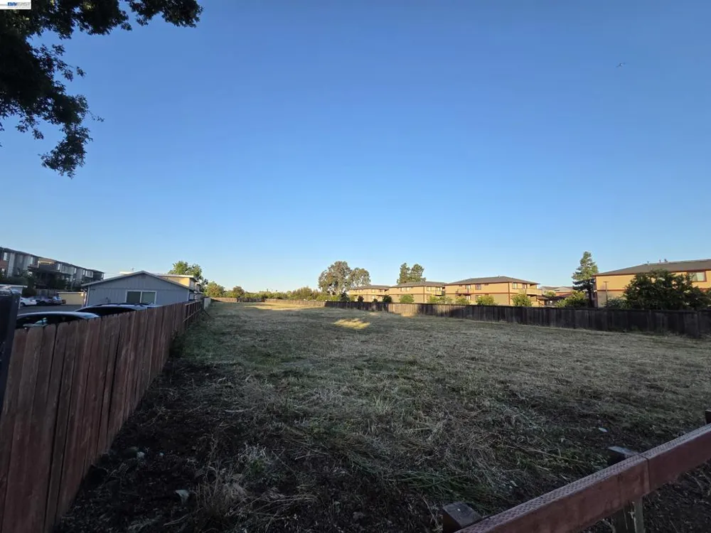 29495 Dixon Street Hayward, CA 94544