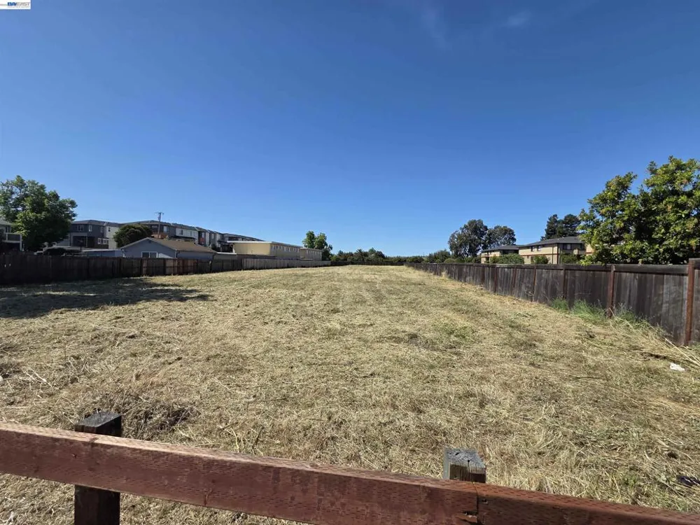 29495 Dixon Street Hayward, CA 94544
