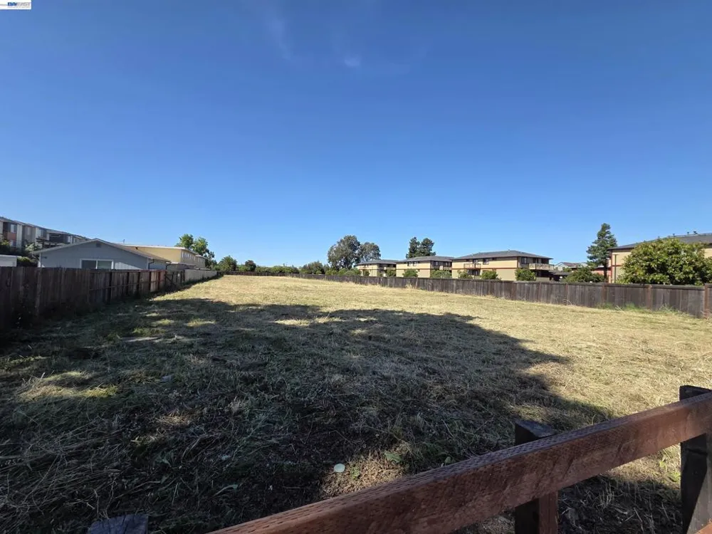 29495 Dixon Street Hayward, CA 94544
