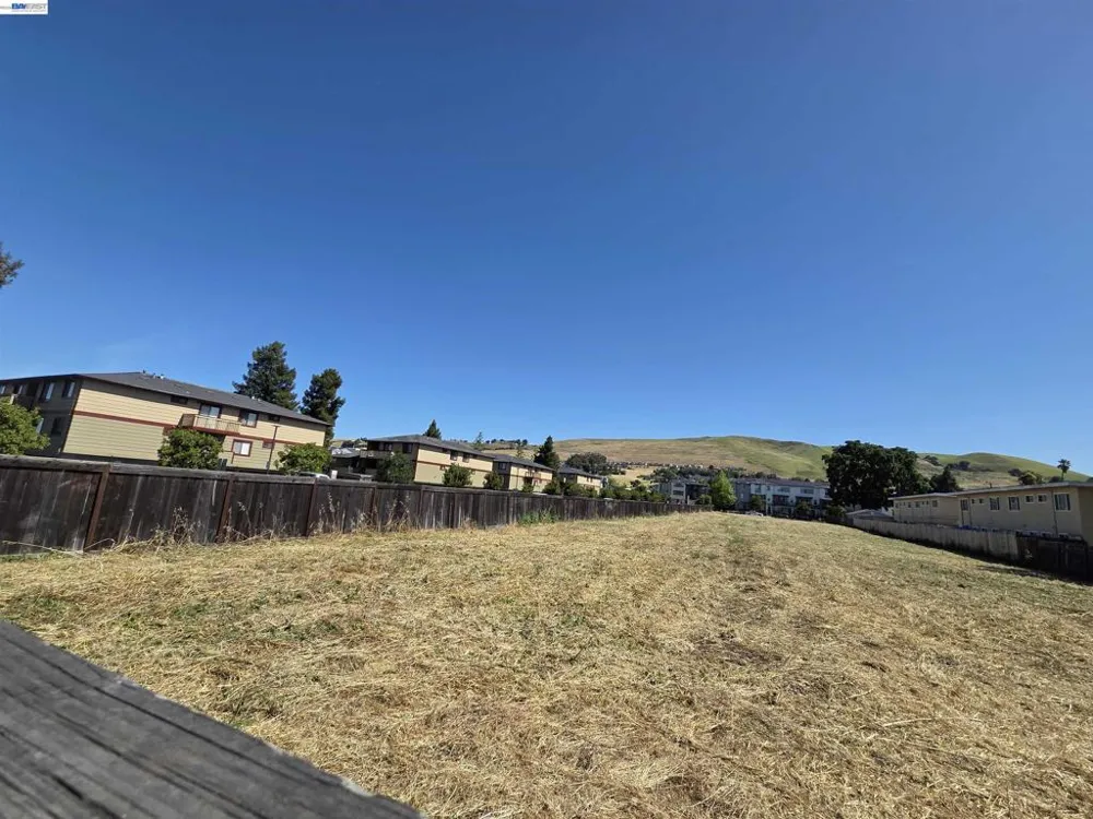 29495 Dixon Street Hayward, CA 94544