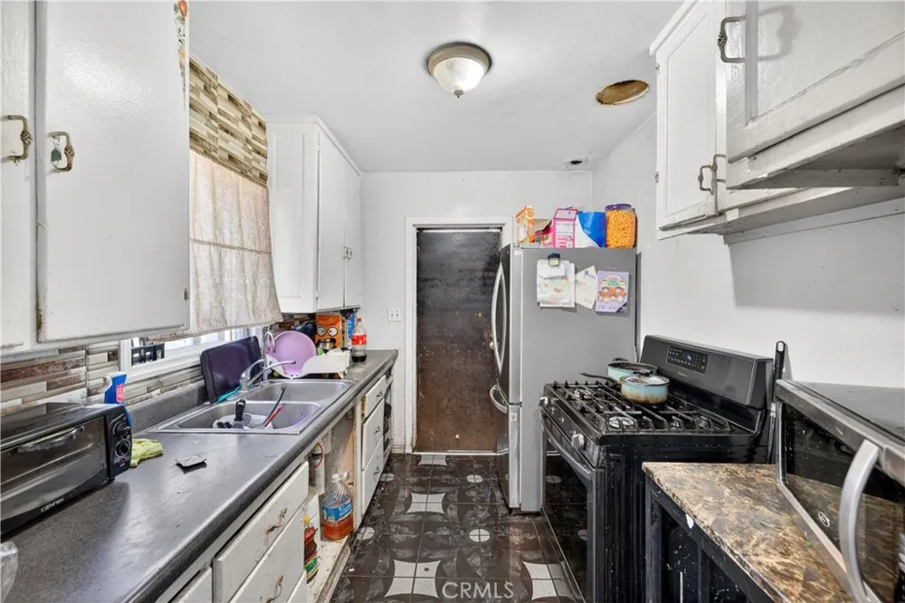 705 S Thorson Avenue Compton, CA 90221