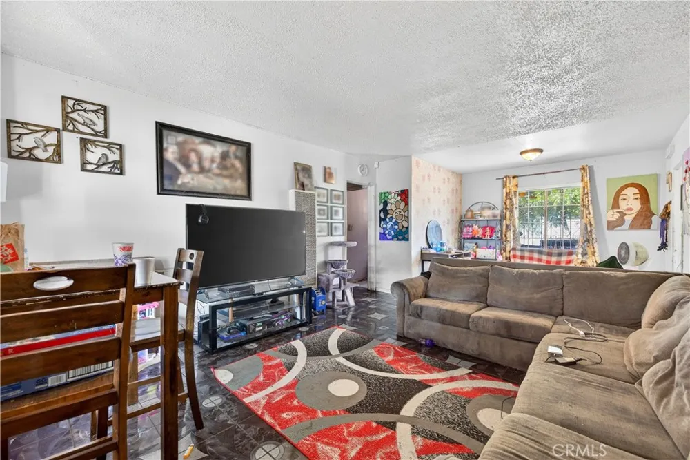 705 S Thorson Avenue Compton, CA 90221
