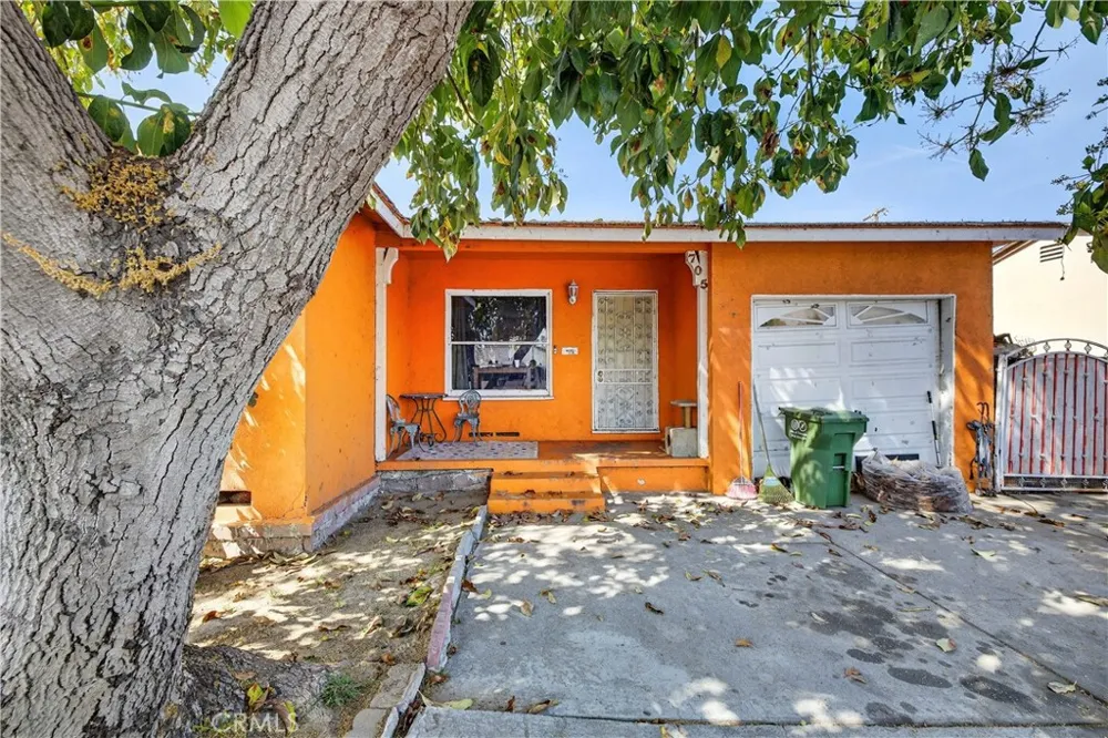 705 S Thorson Avenue Compton, CA 90221