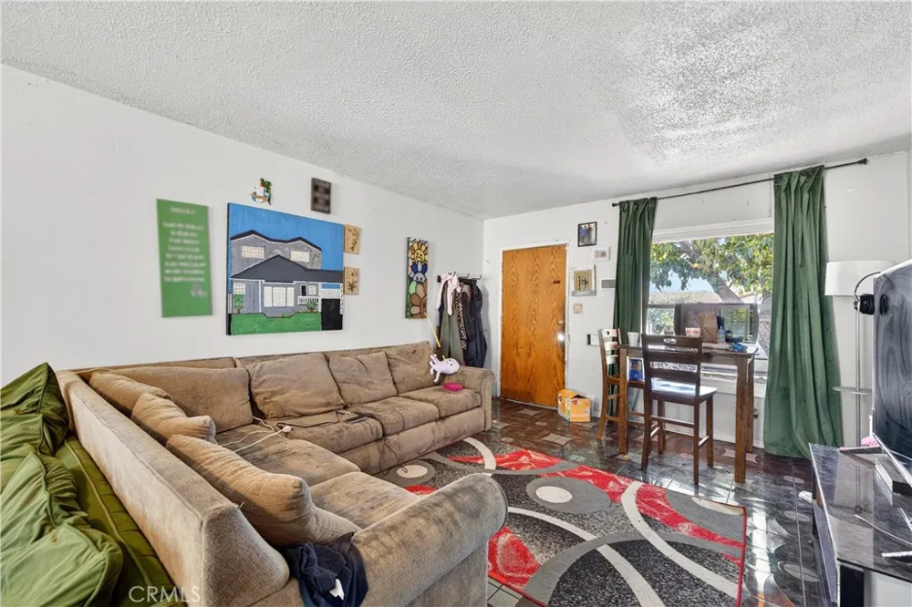 705 S Thorson Avenue Compton, CA 90221