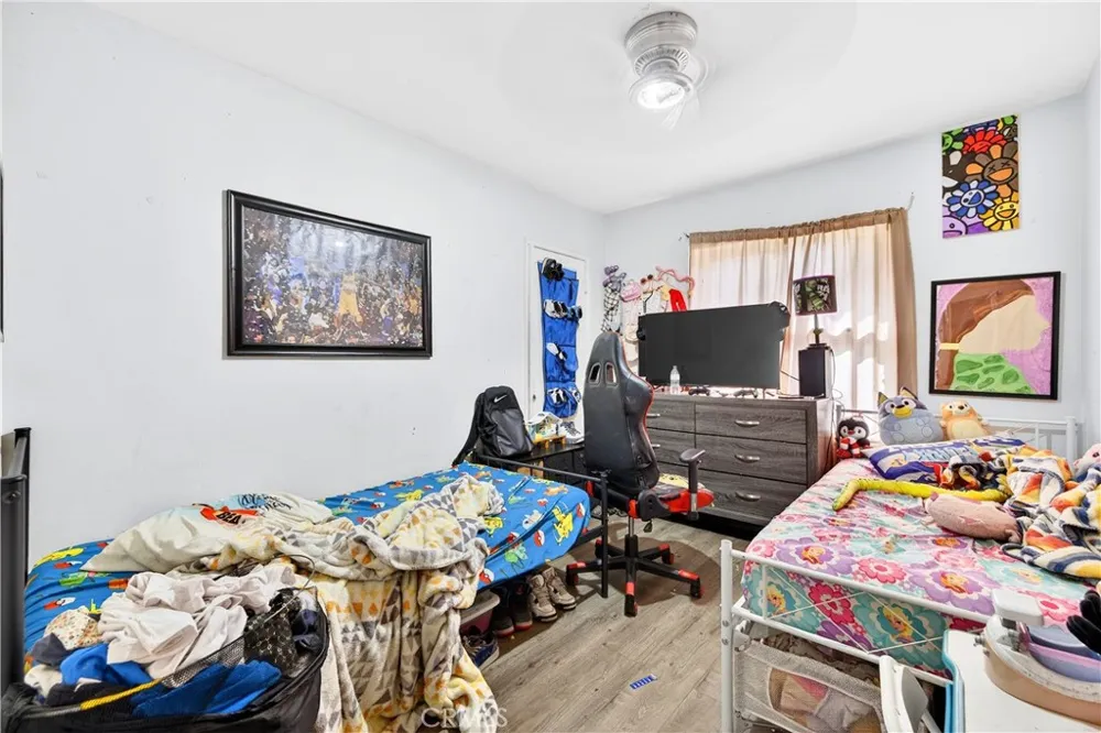 705 S Thorson Avenue Compton, CA 90221
