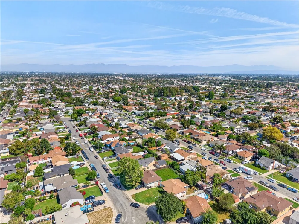 705 S Thorson Avenue Compton, CA 90221