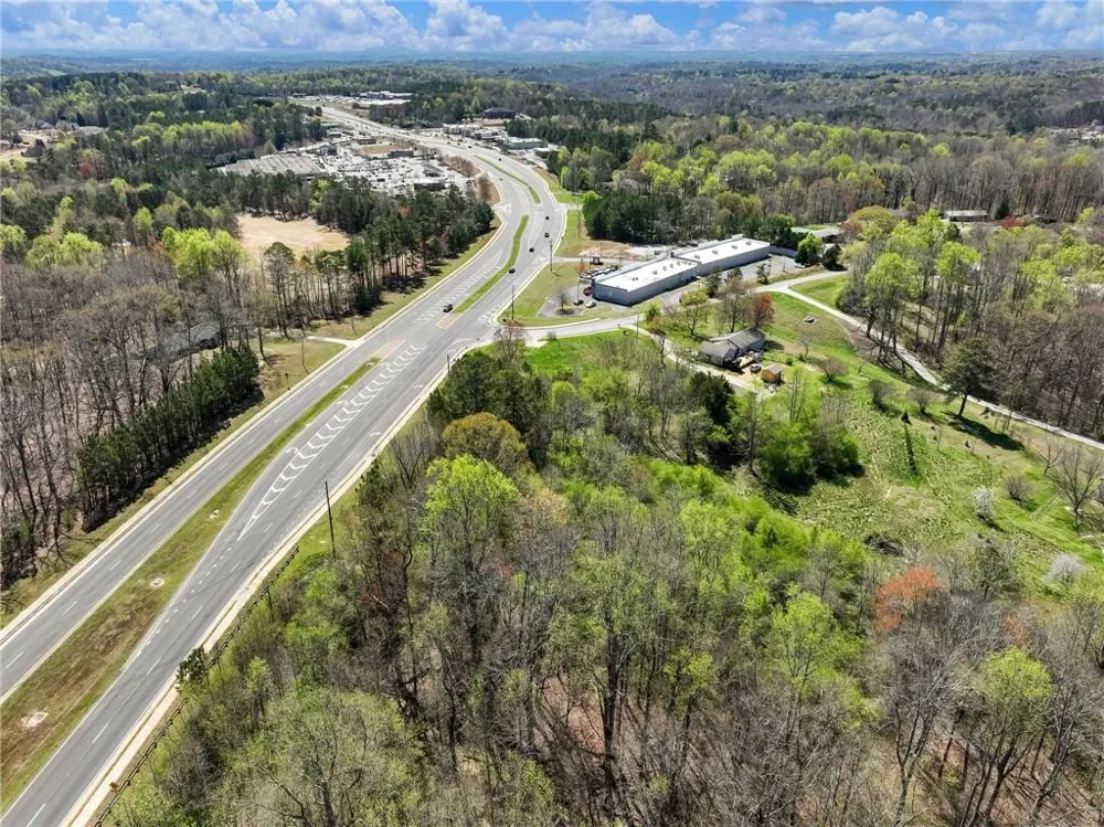 3800 winder hwy Oakwood, GA 30542
