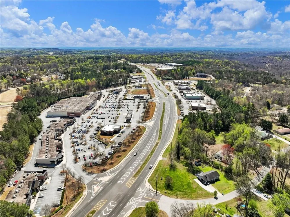 3800 winder hwy Oakwood, GA 30542