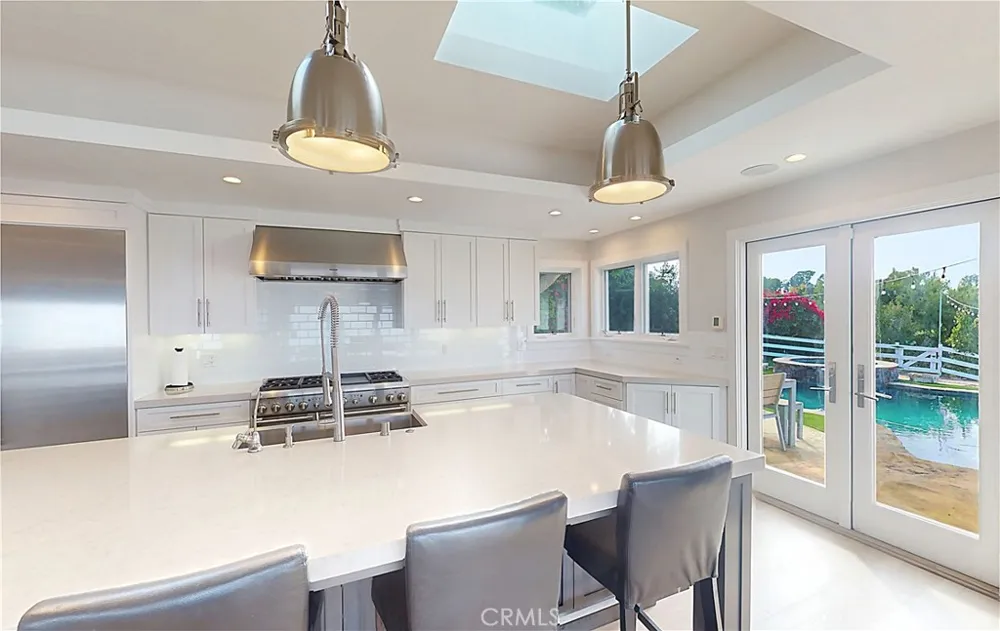 67 Eastfield Rolling Hills, CA 90274