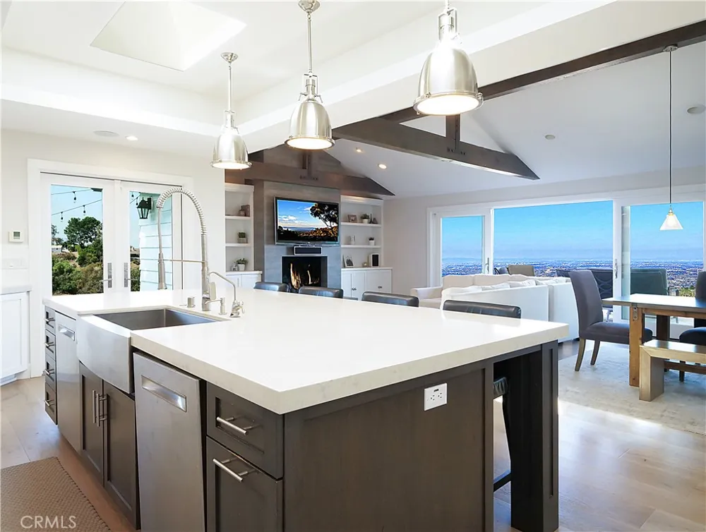 67 Eastfield Rolling Hills, CA 90274