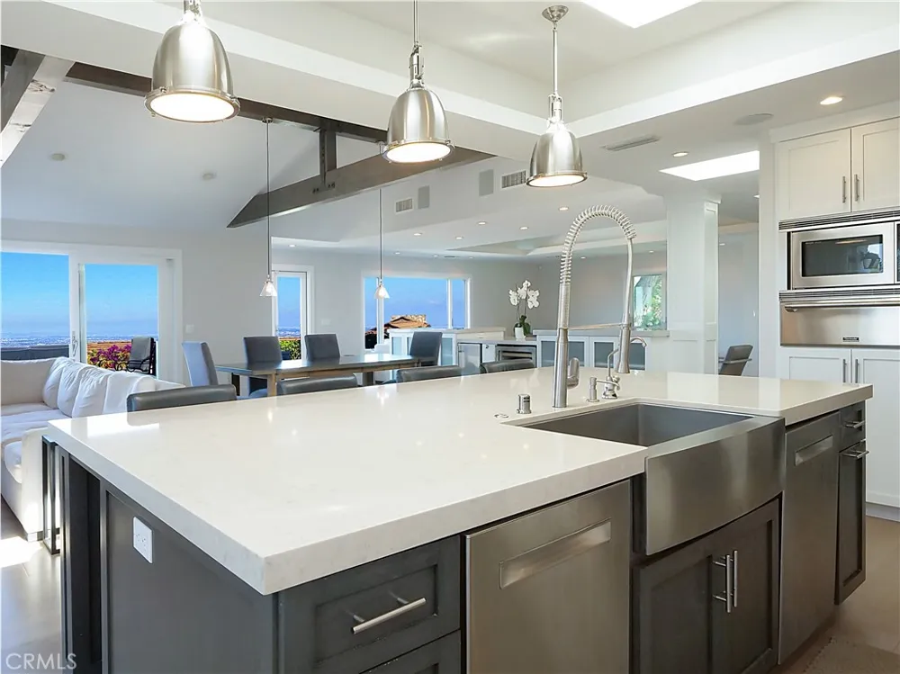 67 Eastfield Rolling Hills, CA 90274