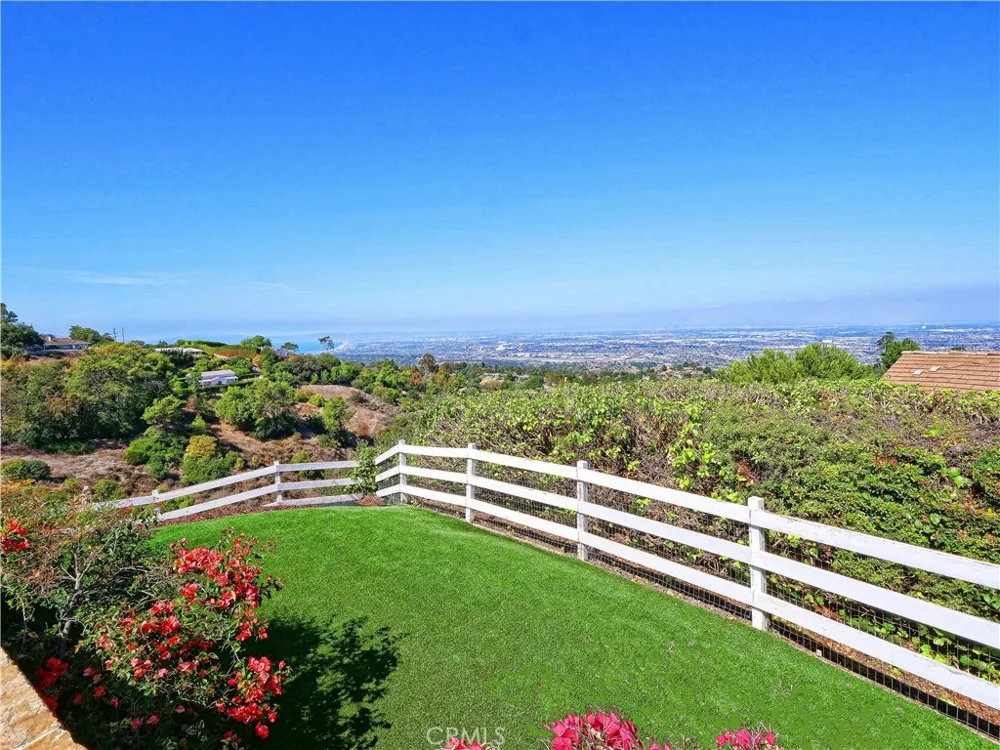 67 Eastfield Rolling Hills, CA 90274