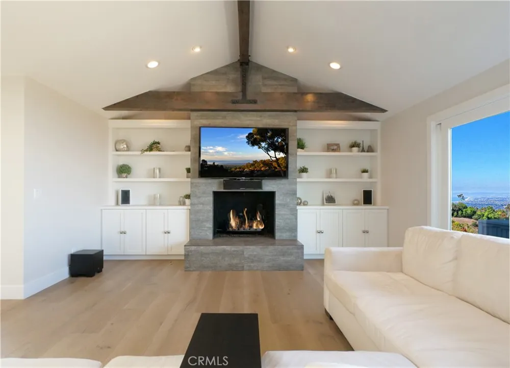 67 Eastfield Rolling Hills, CA 90274