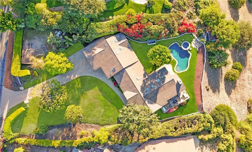 67 Eastfield Rolling Hills, CA 90274