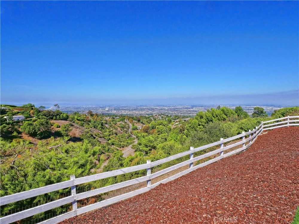 67 Eastfield Rolling Hills, CA 90274