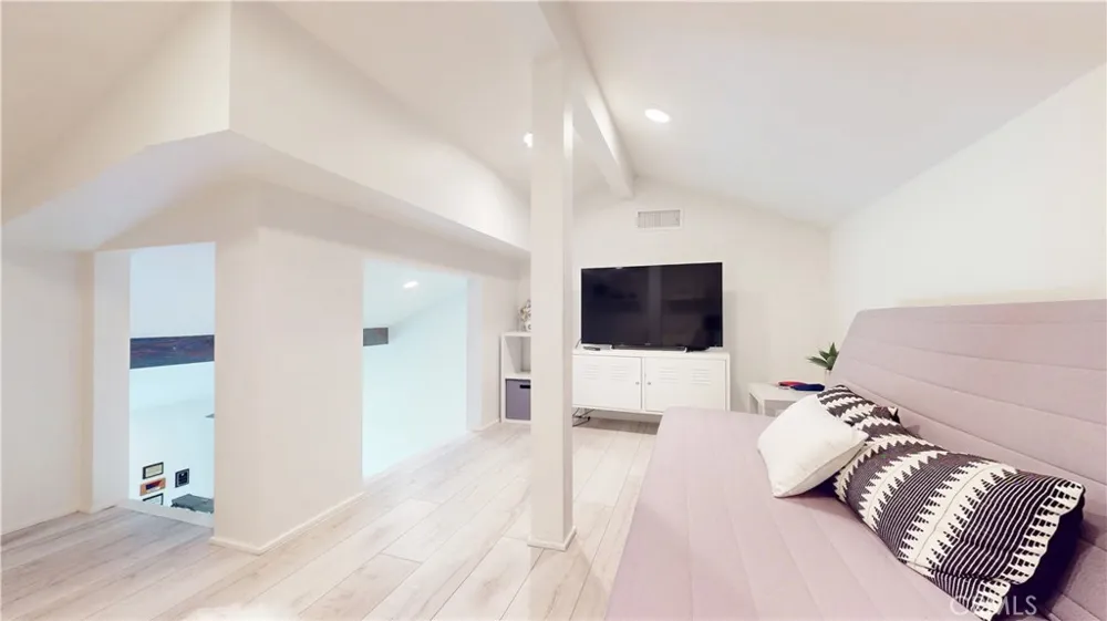 67 Eastfield Rolling Hills, CA 90274