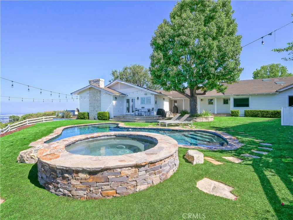 67 Eastfield Rolling Hills, CA 90274