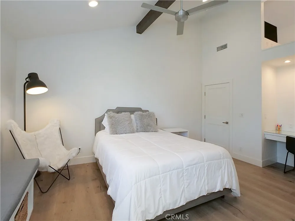 67 Eastfield Rolling Hills, CA 90274