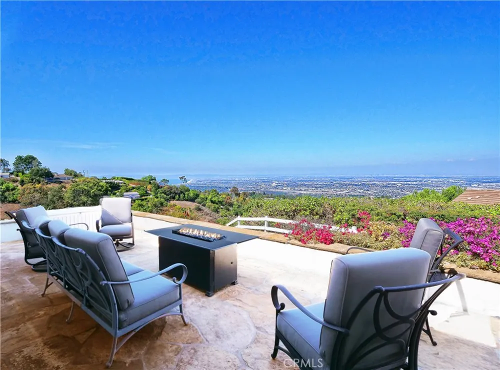 67 Eastfield Rolling Hills, CA 90274