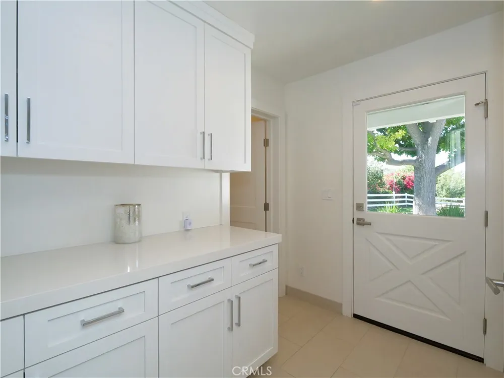 67 Eastfield Rolling Hills, CA 90274