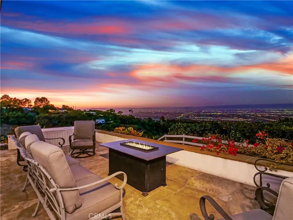 67 Eastfield Rolling Hills, CA 90274