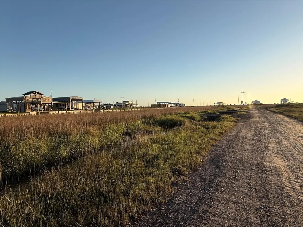 1112 Egret Point Crystal Beach, TX 77650