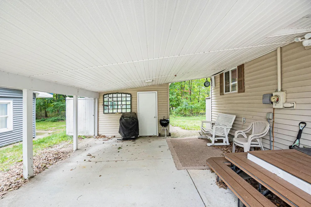 10905 1st Street Canadian Lakes, MI 49346