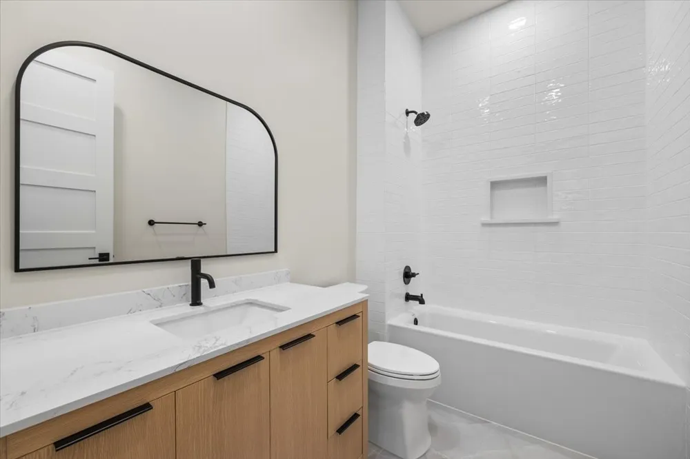 1532 Laguna Pelican Bay, TX 76020
