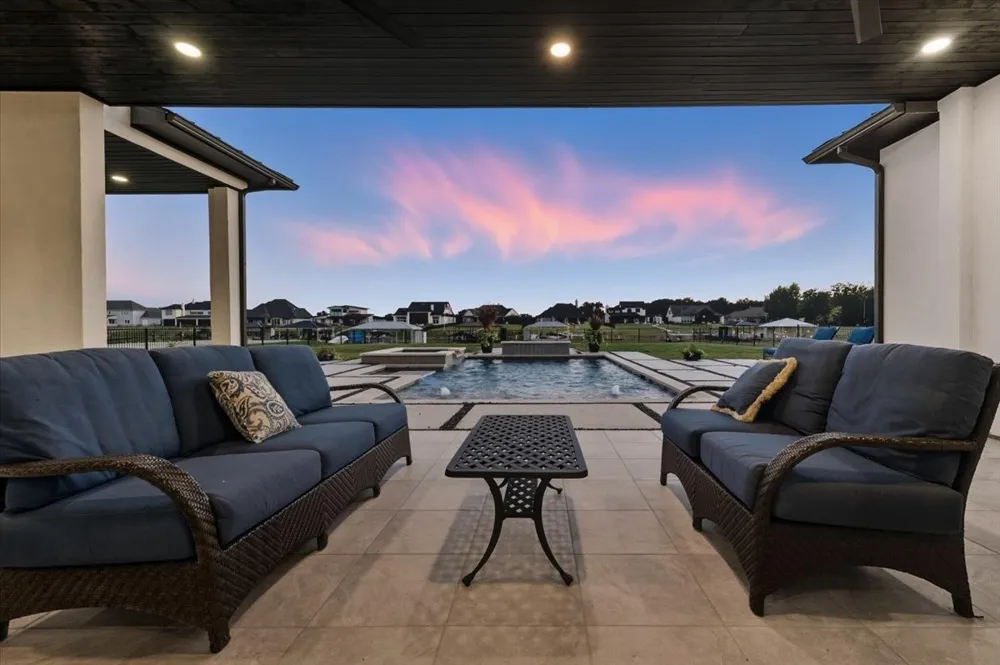 1532 Laguna Pelican Bay, TX 76020