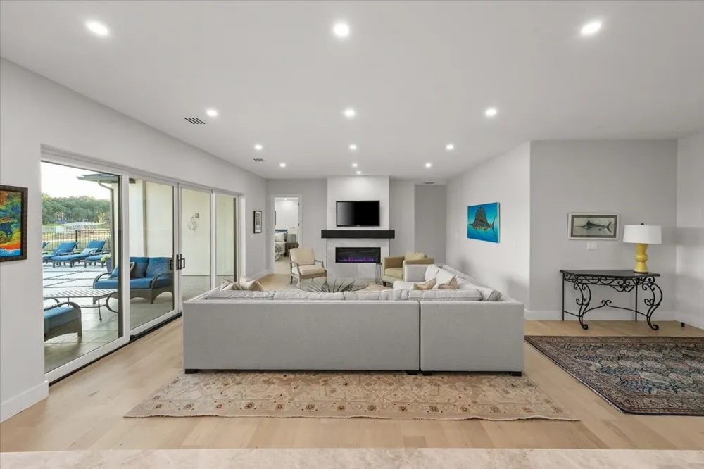 1532 Laguna Pelican Bay, TX 76020