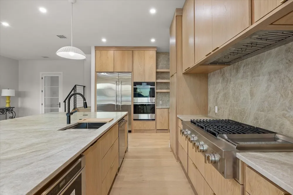 1532 Laguna Pelican Bay, TX 76020