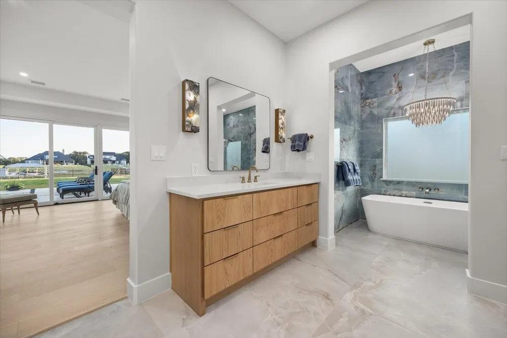 1532 Laguna Pelican Bay, TX 76020