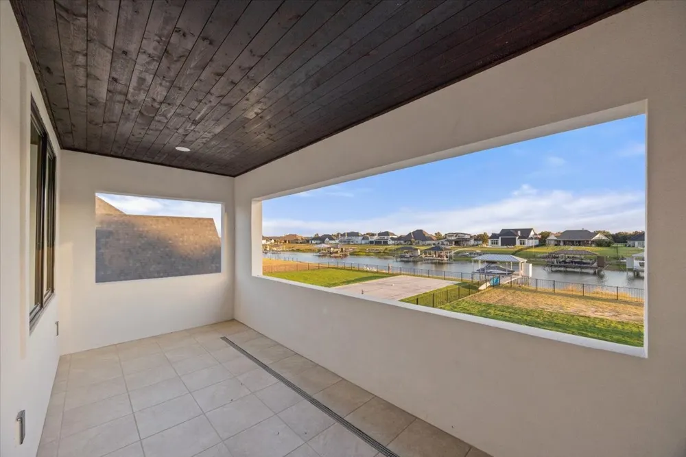 1532 Laguna Pelican Bay, TX 76020