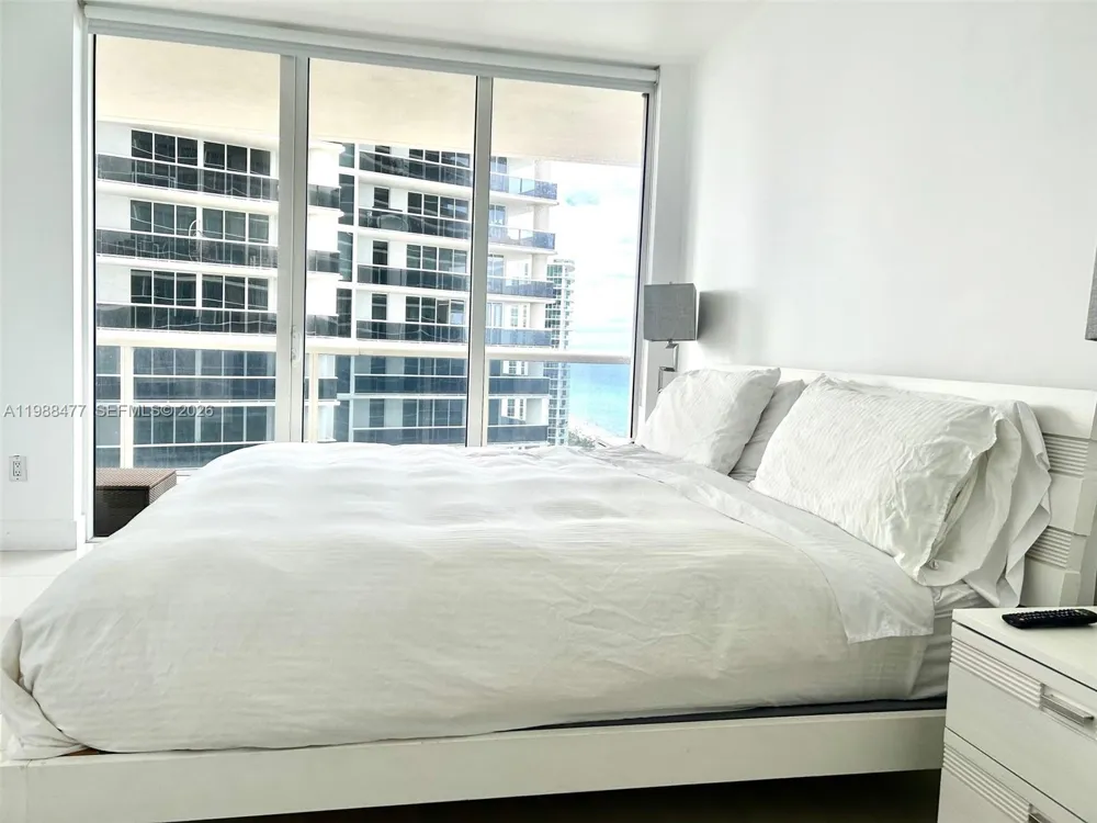1830 S Ocean Dr #1808 Hallandale Beach, FL 33009