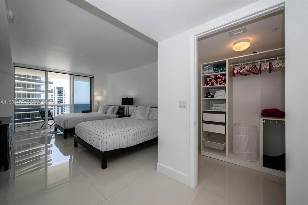 1830 S Ocean Dr #1808 Hallandale Beach, FL 33009