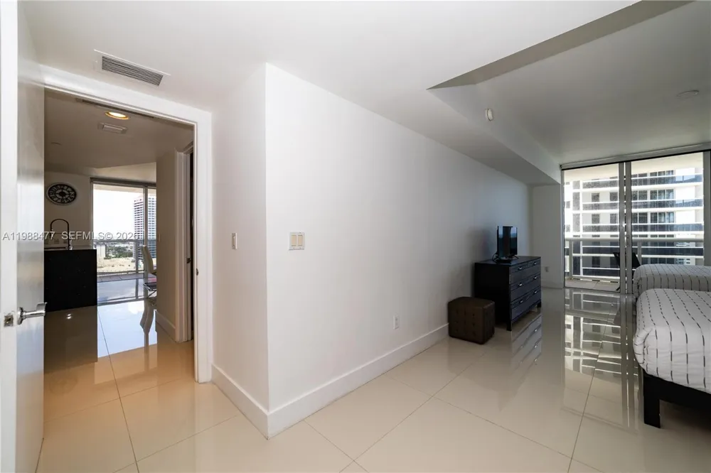 1830 S Ocean Dr #1808 Hallandale Beach, FL 33009