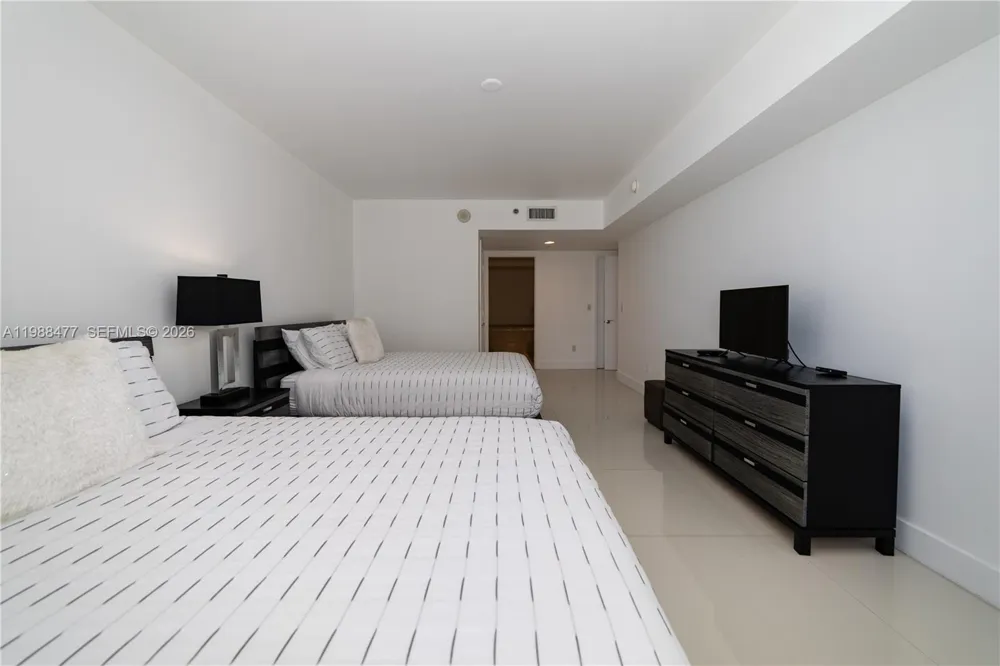 1830 S Ocean Dr #1808 Hallandale Beach, FL 33009