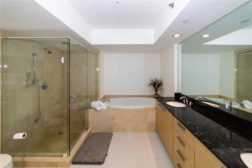 1830 S Ocean Dr #1808 Hallandale Beach, FL 33009