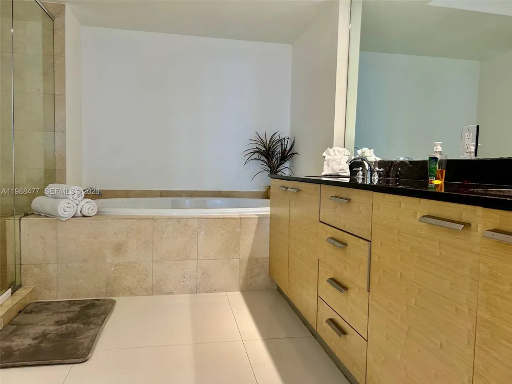 1830 S Ocean Dr #1808 Hallandale Beach, FL 33009