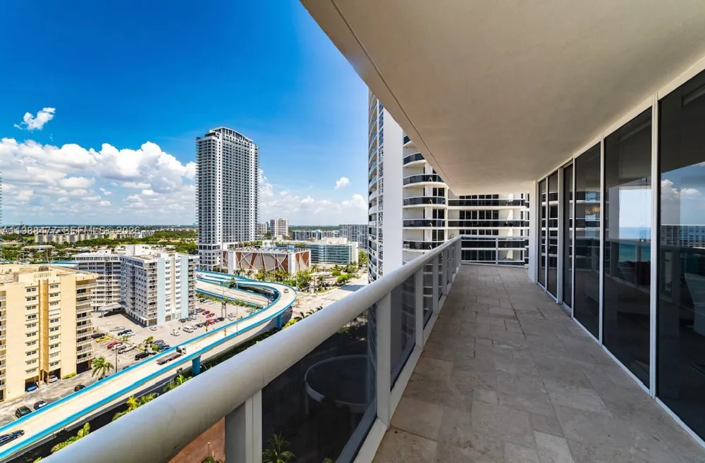 1830 S Ocean Dr #1808 Hallandale Beach, FL 33009