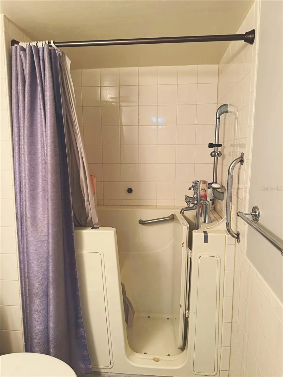 140 LAKE MERYL DRIVE #233 West Palm Beach, FL 33411