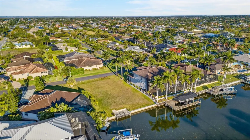 5423 SW 17TH AVENUE Cape Coral, FL 33914