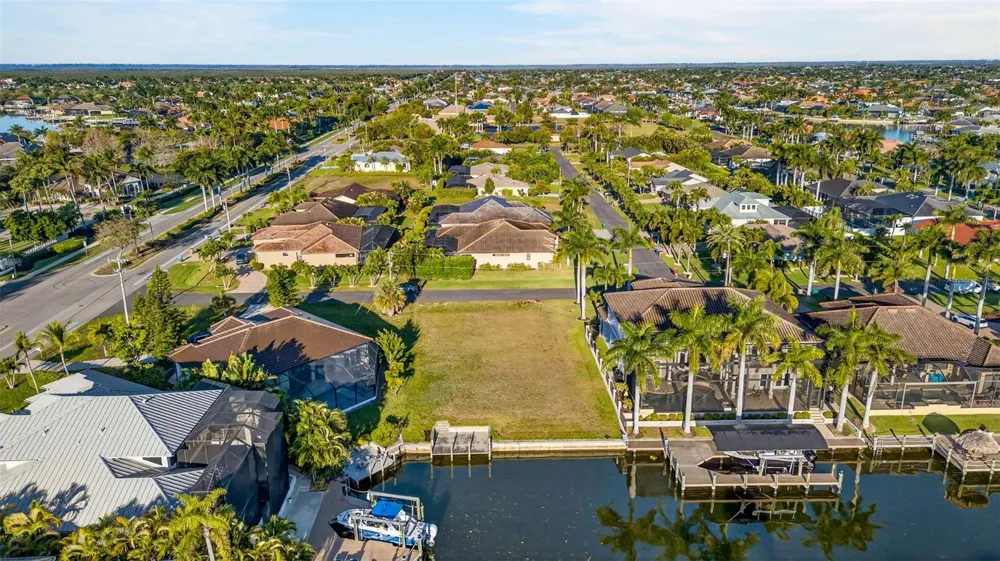 5423 SW 17TH AVENUE Cape Coral, FL 33914