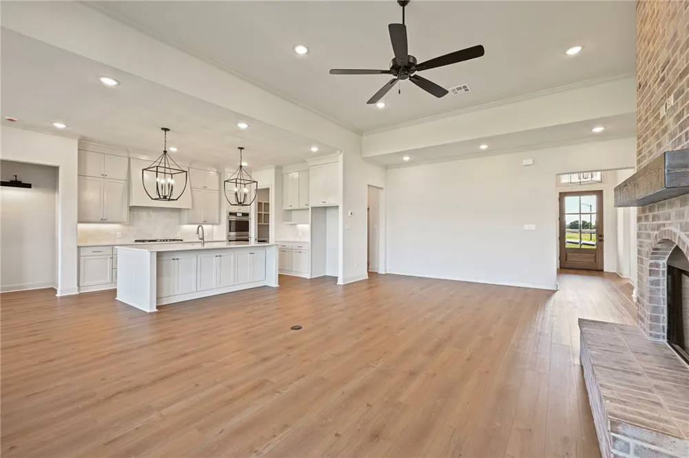 7052 Skipping Rock Path Bryan, TX 77808