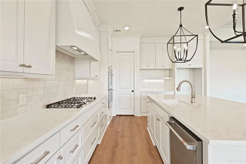 7052 Skipping Rock Path Bryan, TX 77808
