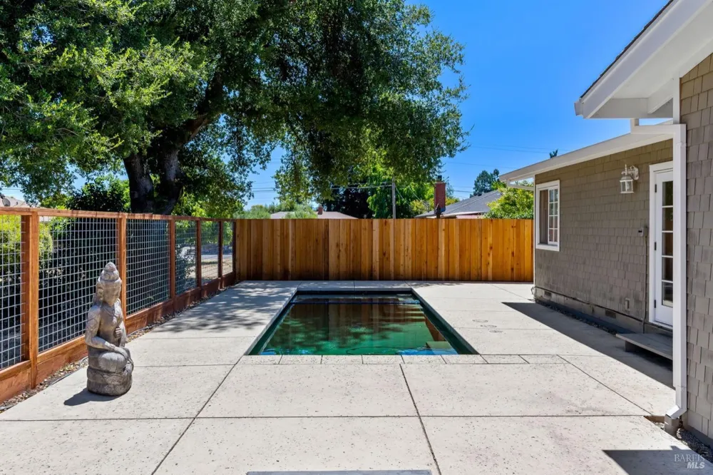 1040 Valley View Street St. Helena, CA 94574